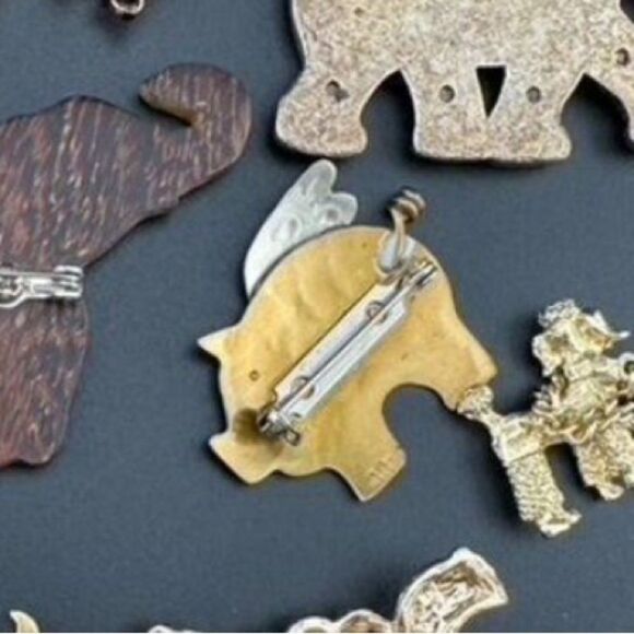 When pigs fly brooch pin - Picture 3 of 3
